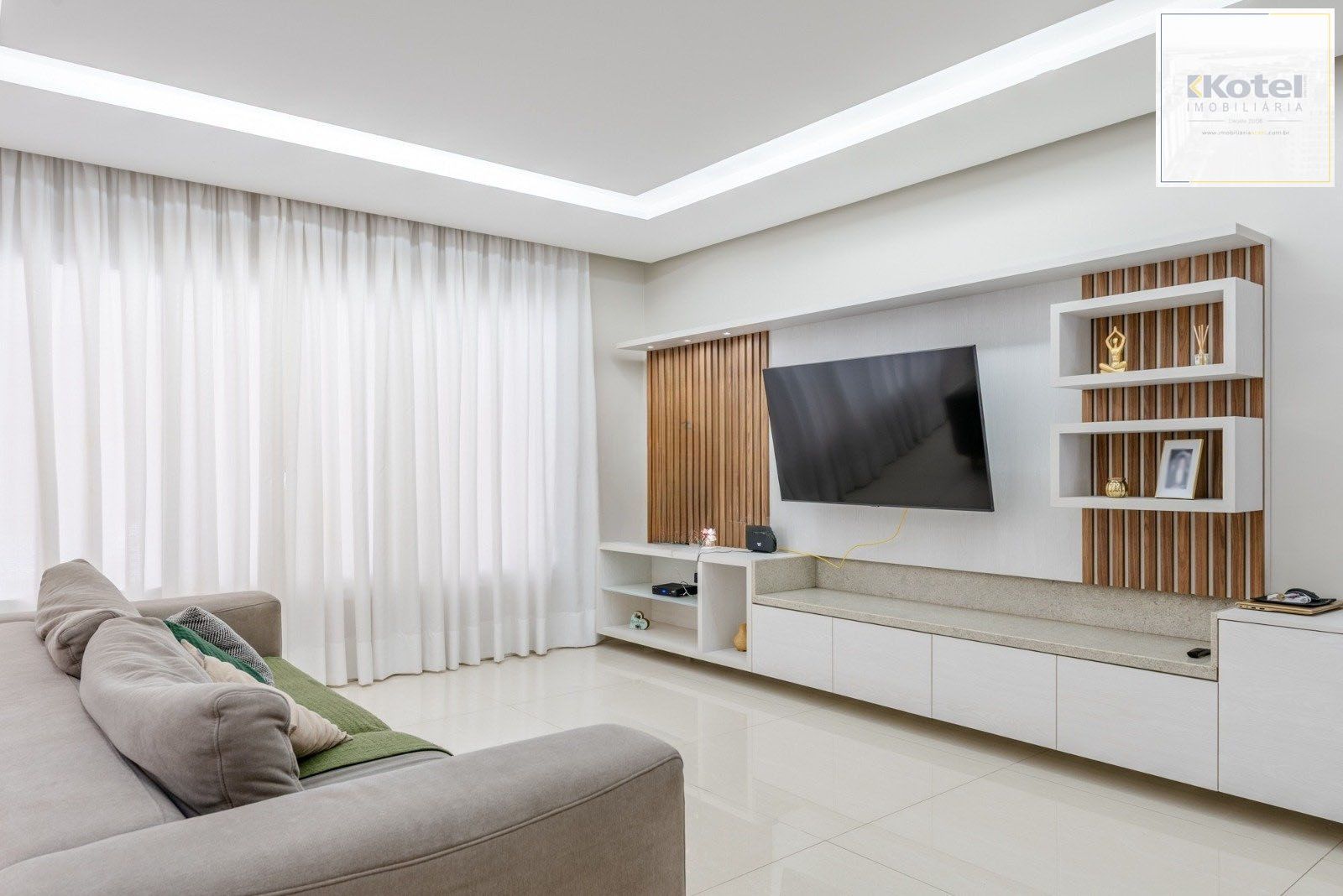 Casa em Condomínio com 228m² e 3 dormitórios, 1 suíte, 3 vagas no bairro Sarandi — foto 5