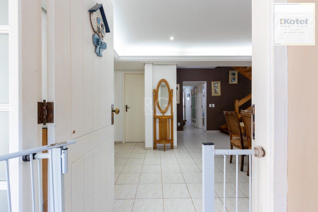 Casa Condominio para Venda - 300m², 4 dormitórios, sendo 2 suites, 2 vagas - Ipanema — foto 3