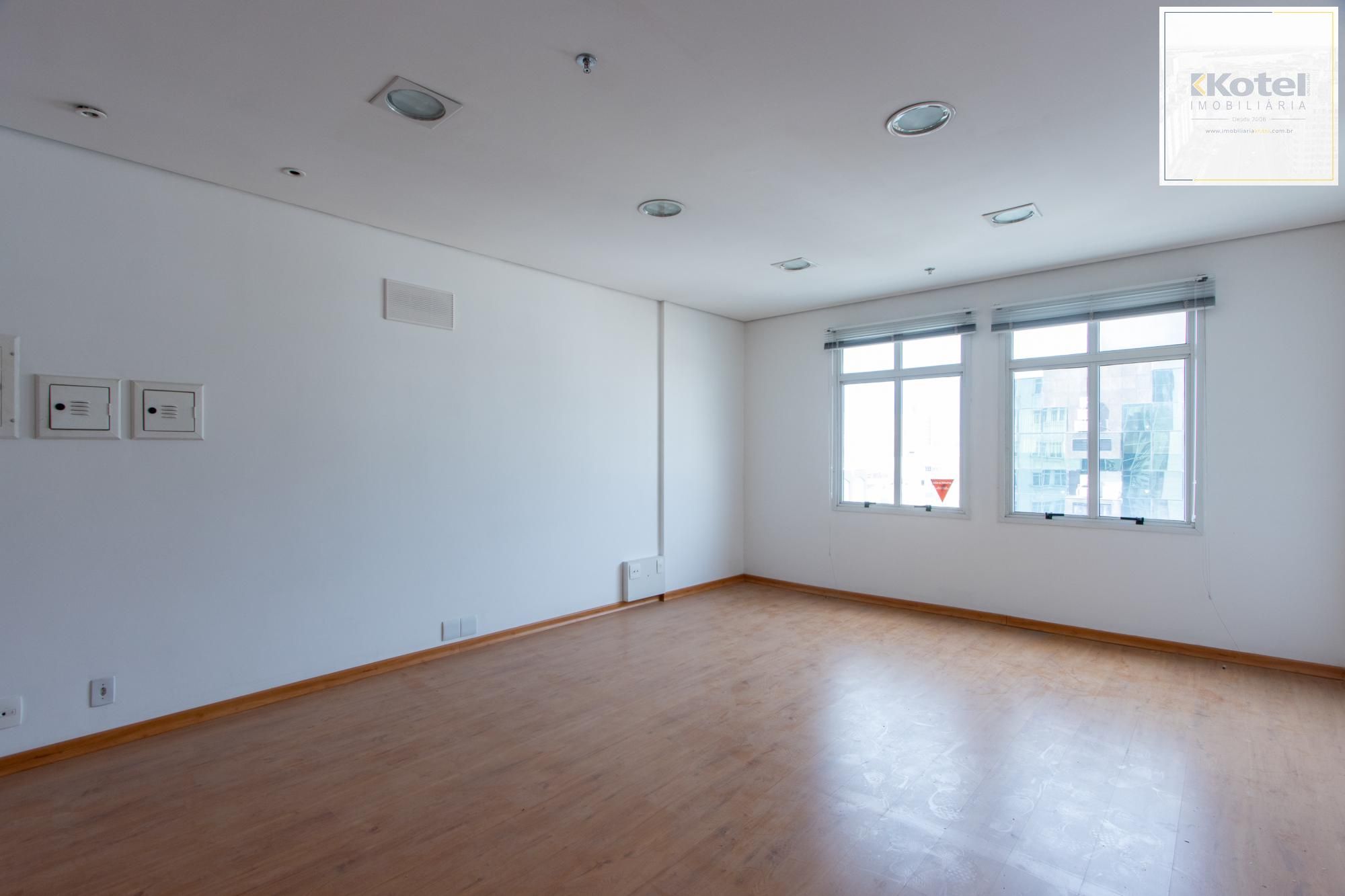 Sala/conjunto comercial para venda, 32,66m² privativoa, com 2 vagas escrituradas - Menino Deus