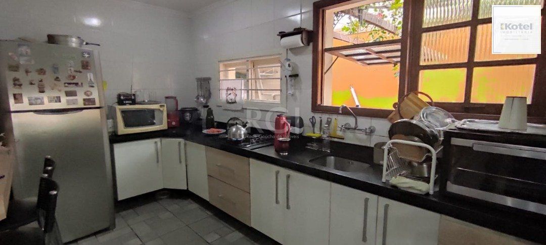 Casa para Venda - 250m², 3 dormitórios, sendo 1 suites, 2 vagas - Ipanema — foto 2