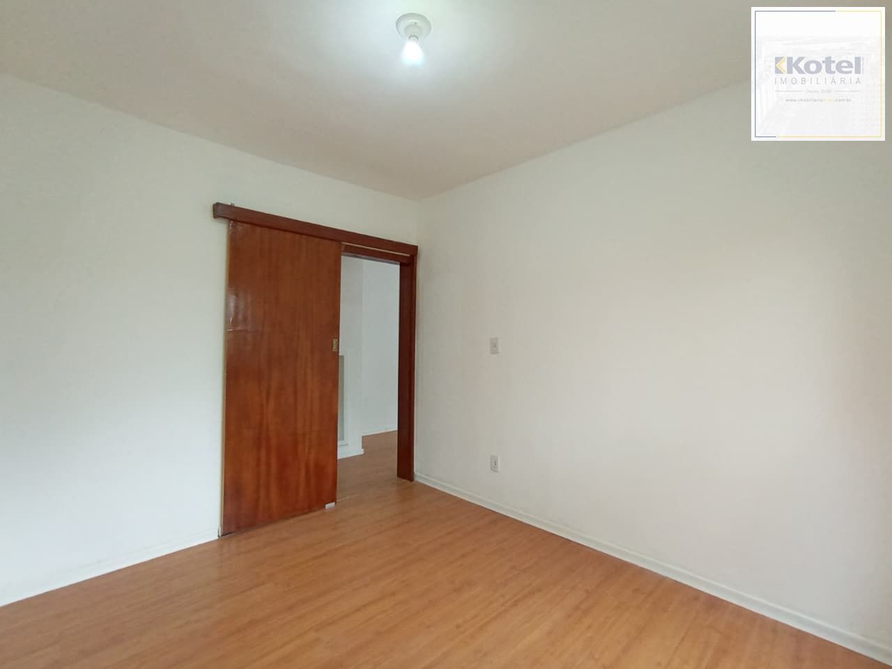 Apartamento 1 dormitório, á venda no bairro Santa Tereza em Porto Alegre.