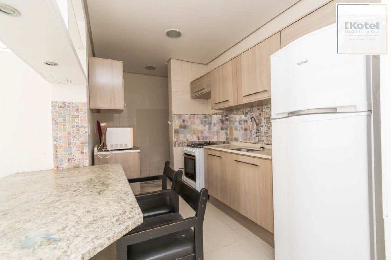 Apartamento de 1 dormitório, com um pequeno pátio no bairro Centro Histórico.