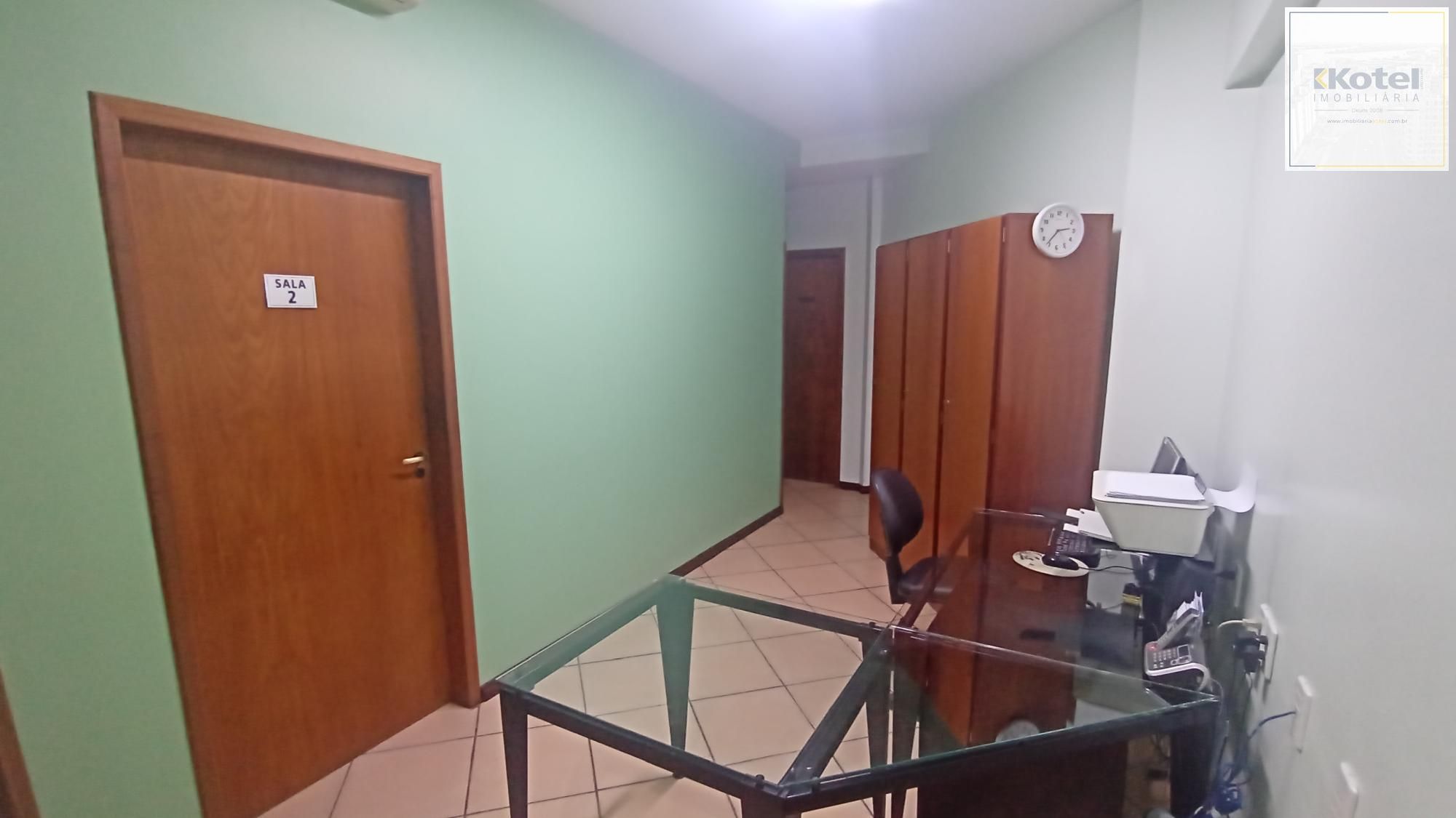Imóvel comercial com 3 salas e recepção no Centro Histórico