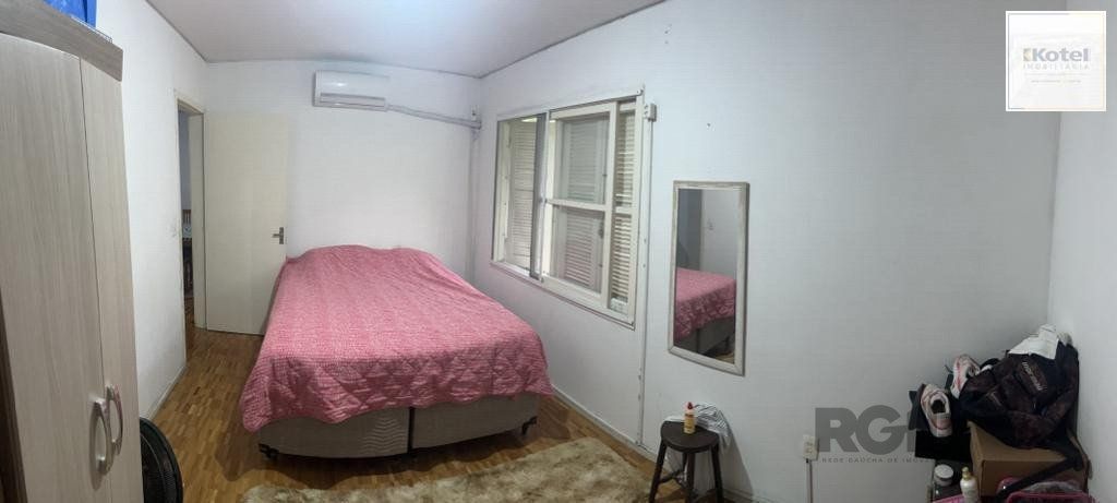 Apartamento de 2 dormitórios, living, cozinha, área de serviço e banheiro social. — foto 2