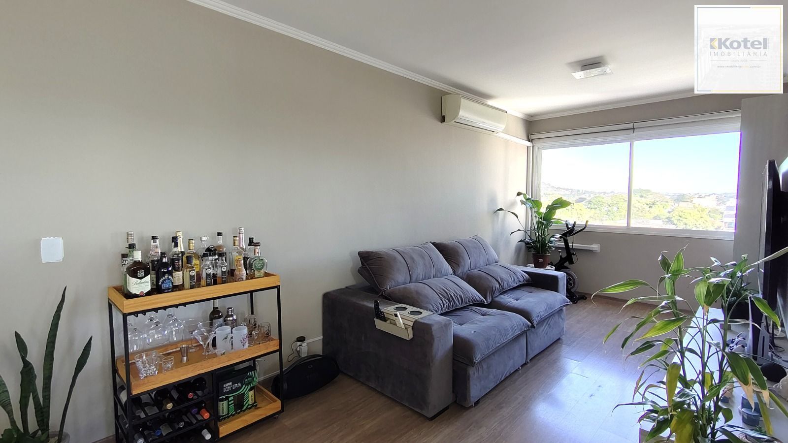 Apartamento de 2 dormitórios, 1 vaga, no bairro São José.
