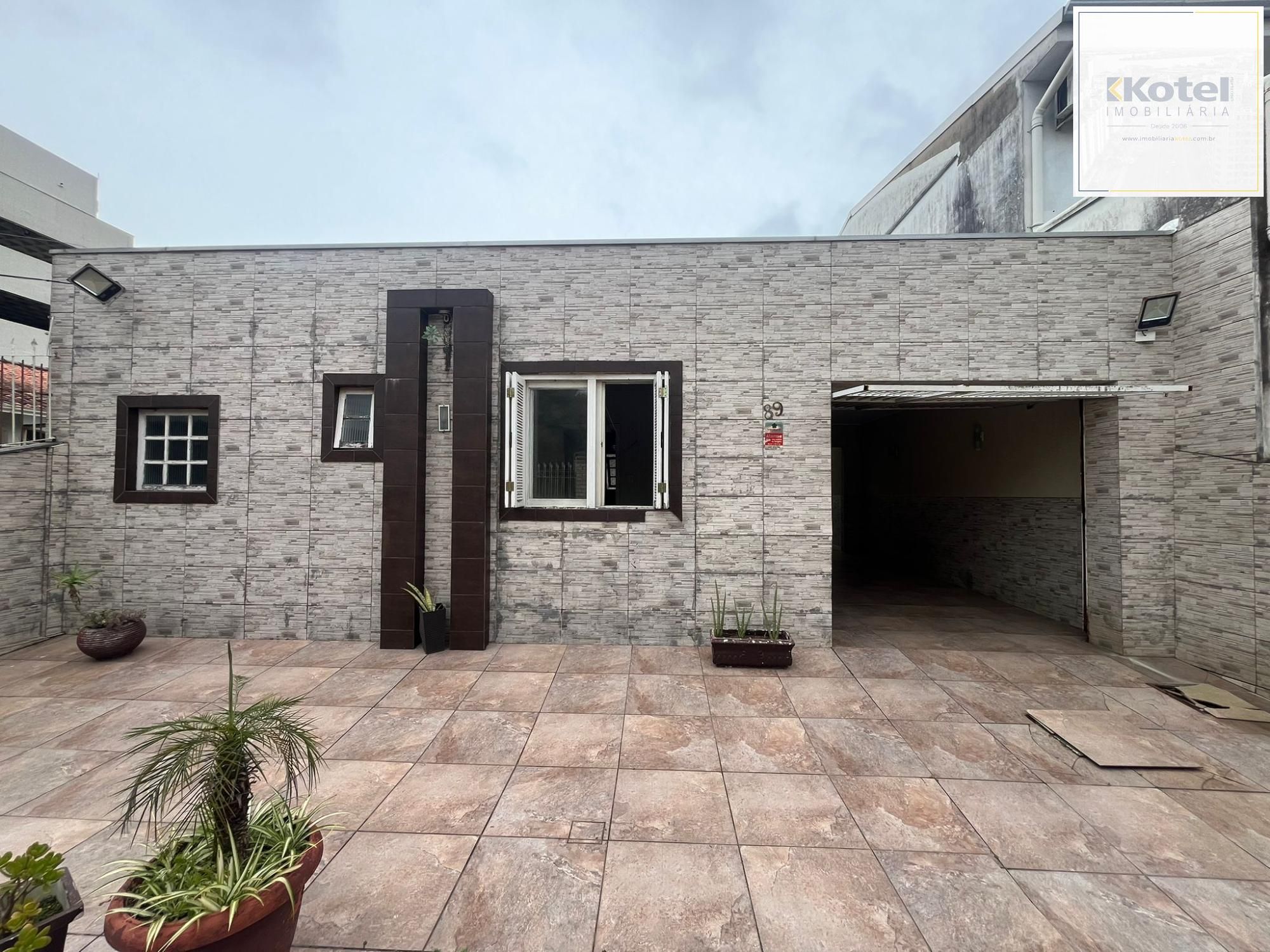 Duas casas no mesmo terreno – conforto, espaço e excelente localização! — foto 2