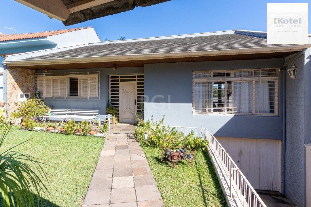 Casa para Venda - 400m², 5 dormitórios, sendo 2 suites, 4 vagas - Vila Assunção