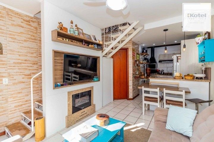 Casa de 3 dormitórios, em condomínio fechado na zona sul de Porto Alegre,  com lareira, churrasqueira e vaga de garagem. — foto 4