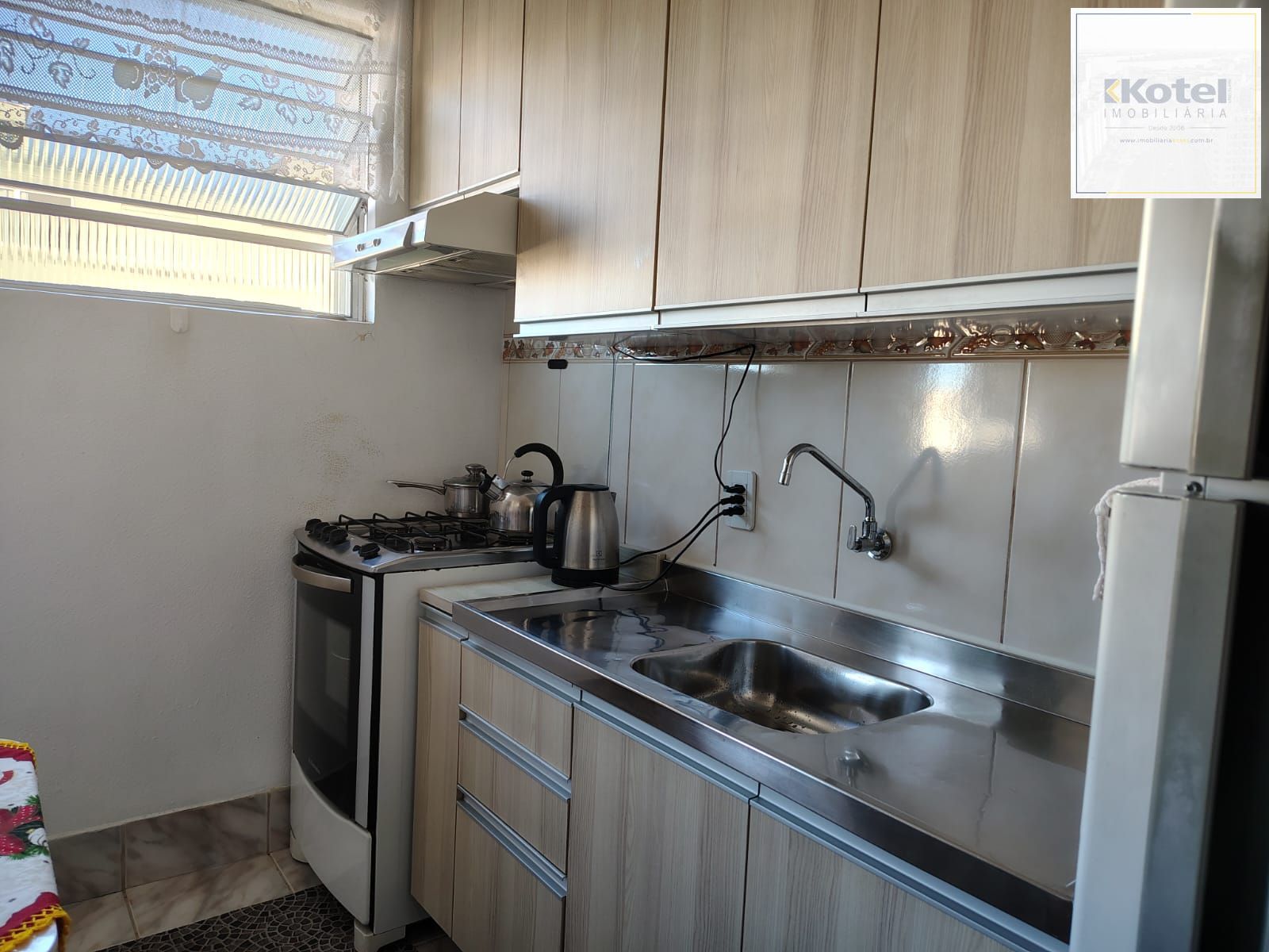 Apartamento de 2 dormitórios, 1 vaga, no bairro Camaqua. — foto 5
