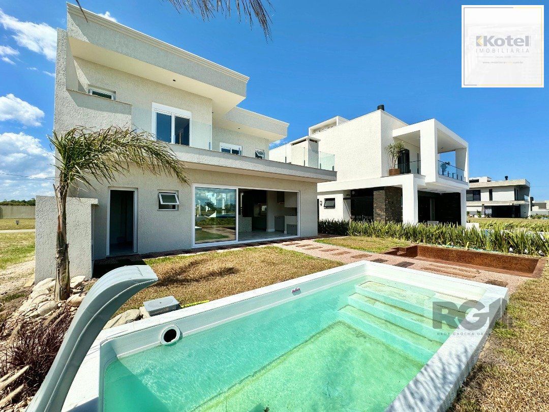 SOBRADO NEOCLÁSSICO  À VENDA A BEIRA LAGO  COM VISTA INCRÍVEL E JUNTO AO MAR