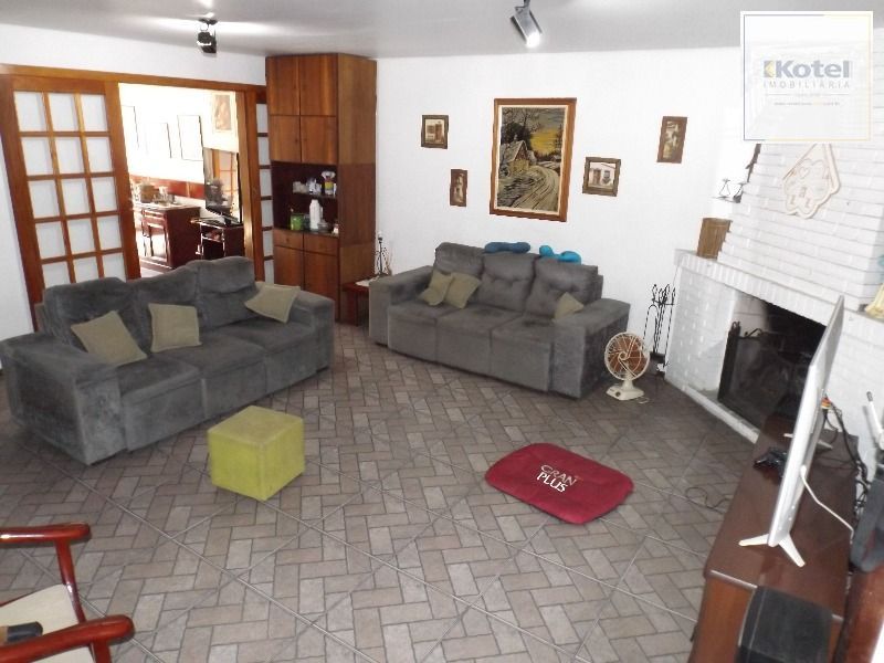 Casa para Venda - 250m², 3 dormitórios, sendo 3 suites, 7 vagas - Medianeira — foto 2