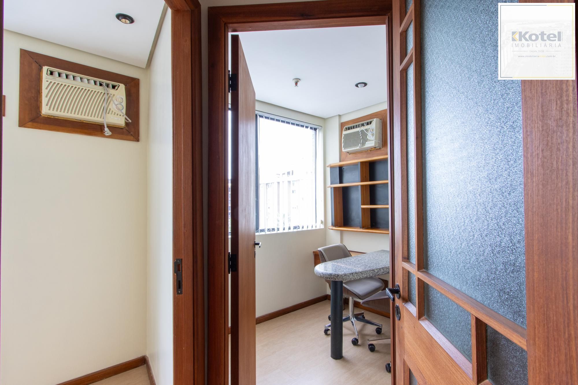 Sala comercial à venda no bairro Menino Deus – Edifício Comendador Luigi Gerace