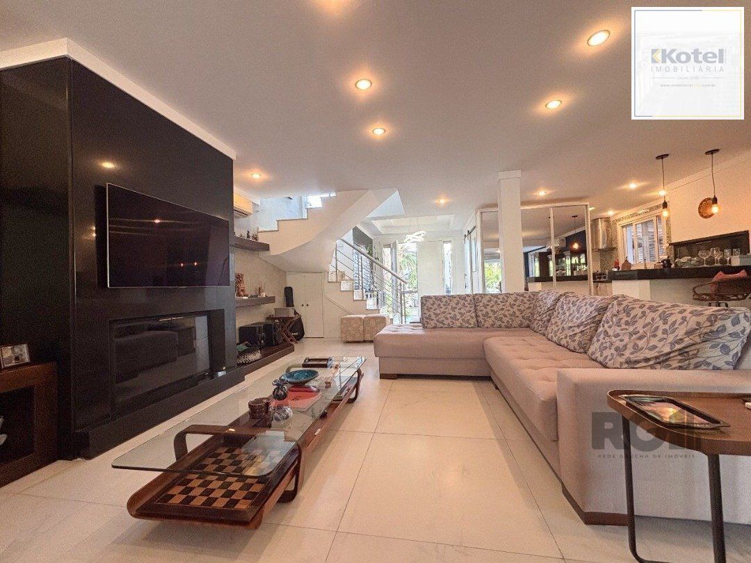 Casa em condomínio com pátio, piscina, 3 suítes e 2 vagas — foto 3