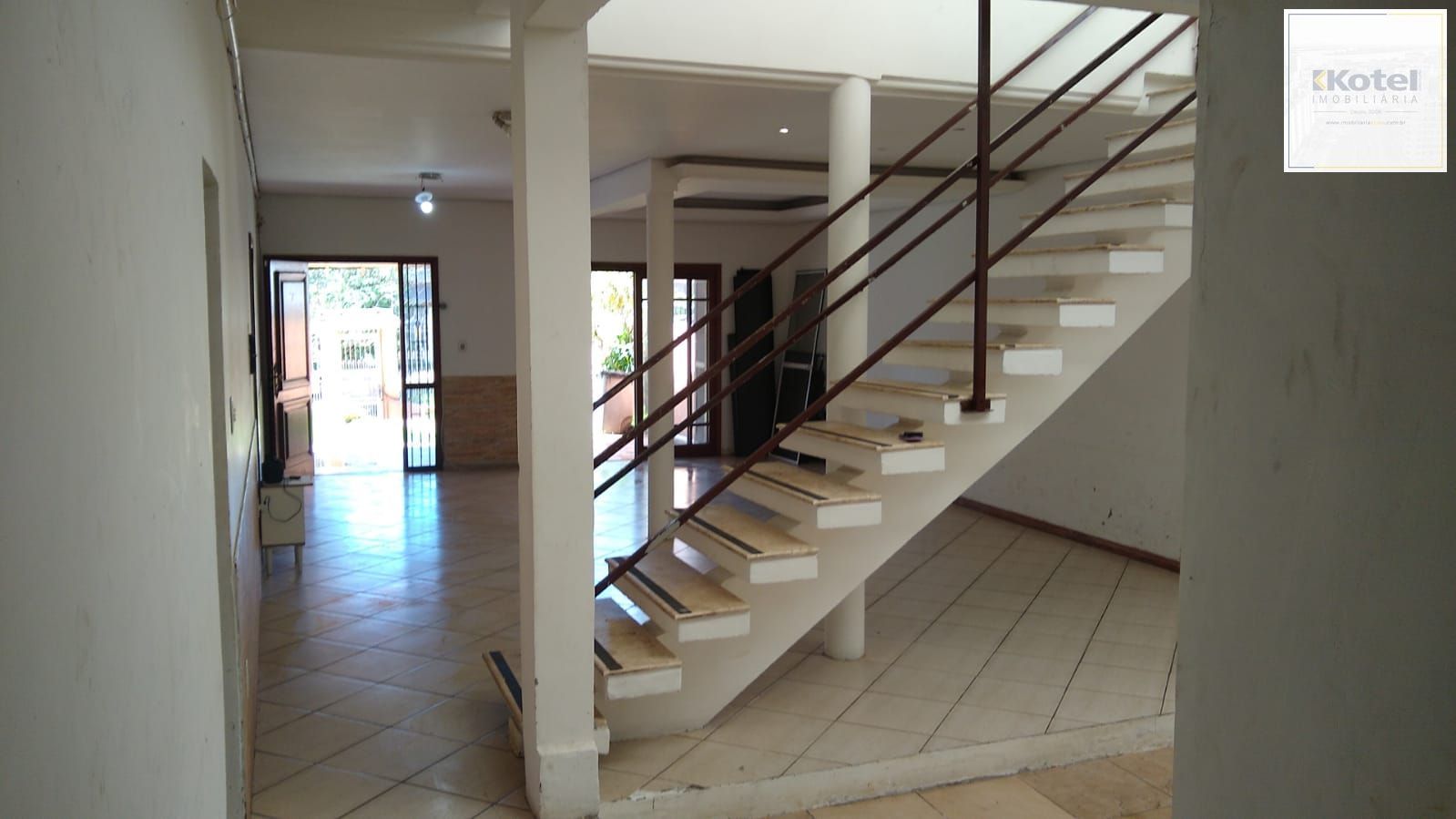 Excelente casa comercial no bairro Glória!