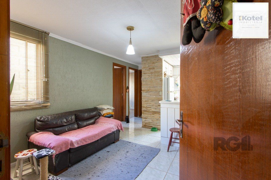 Apartamento semimobiliado com 2 dormitórios, banheiro social e 1vaga rotativa