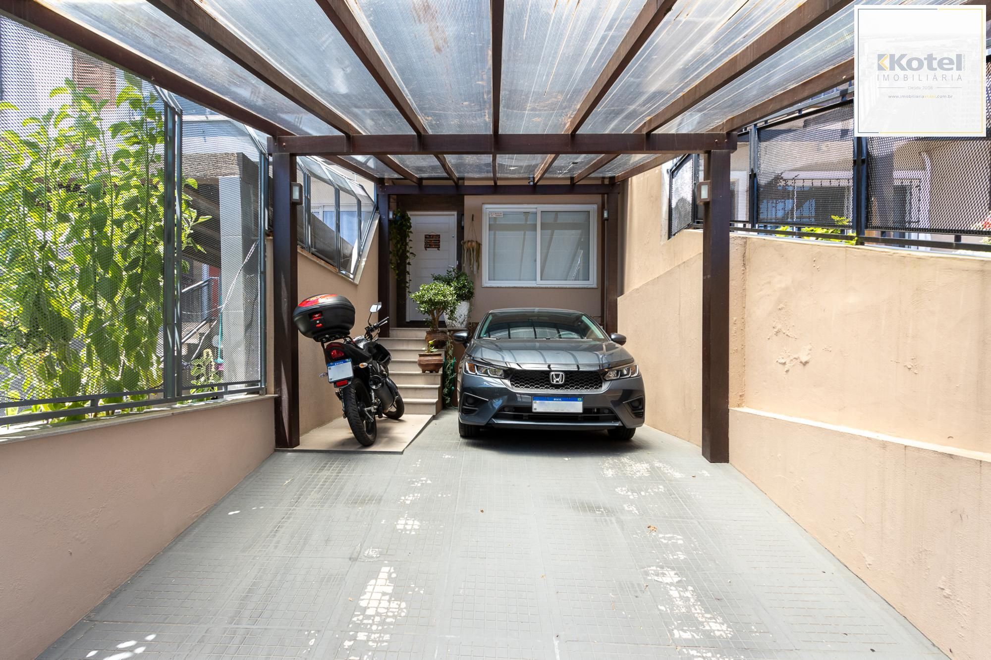 Sobrado com 2 suites e 2 vagas de garagem - Bairro Guarujá — foto 3