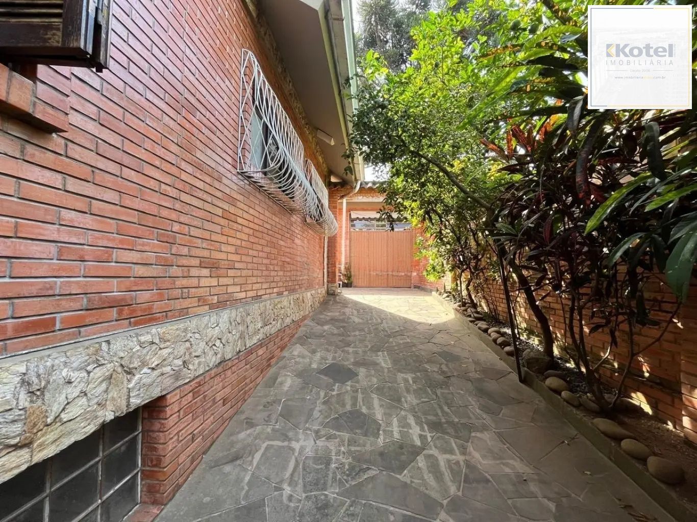 Casa com 4 quartos e 2 lareiras no bairro Belém Velho — foto 4