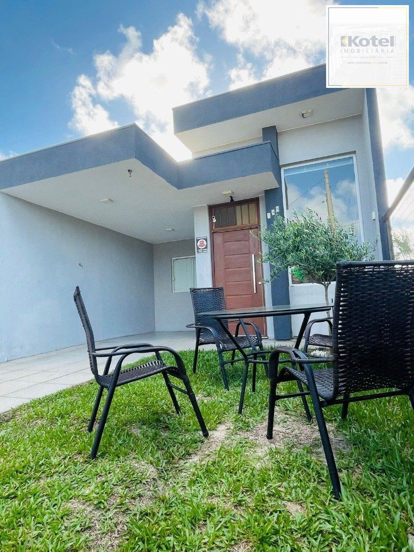 CASA COM 4 DORMITORIOS SUITE , A 3 QUADRAS DO MAR !!