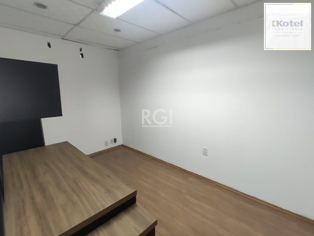 Conjunto/Sala para Venda - 60m², 0 dormitórios, Cohab C