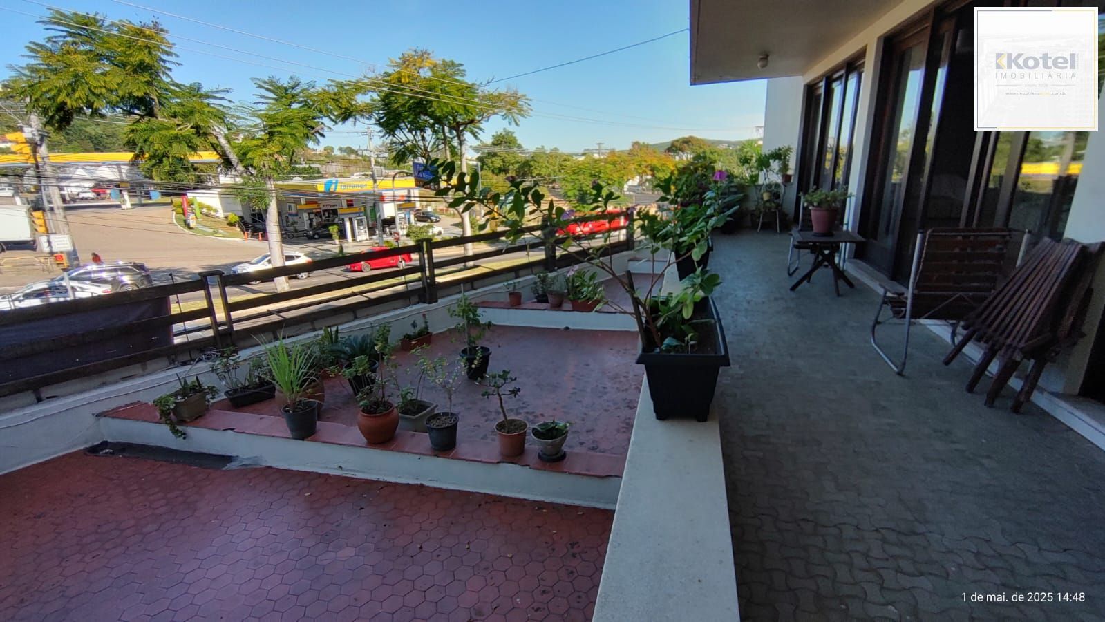 Apartamento de 4 dormitórios, 2 suítes, sacada, living para 2 ambientes bem amplo. — foto 4