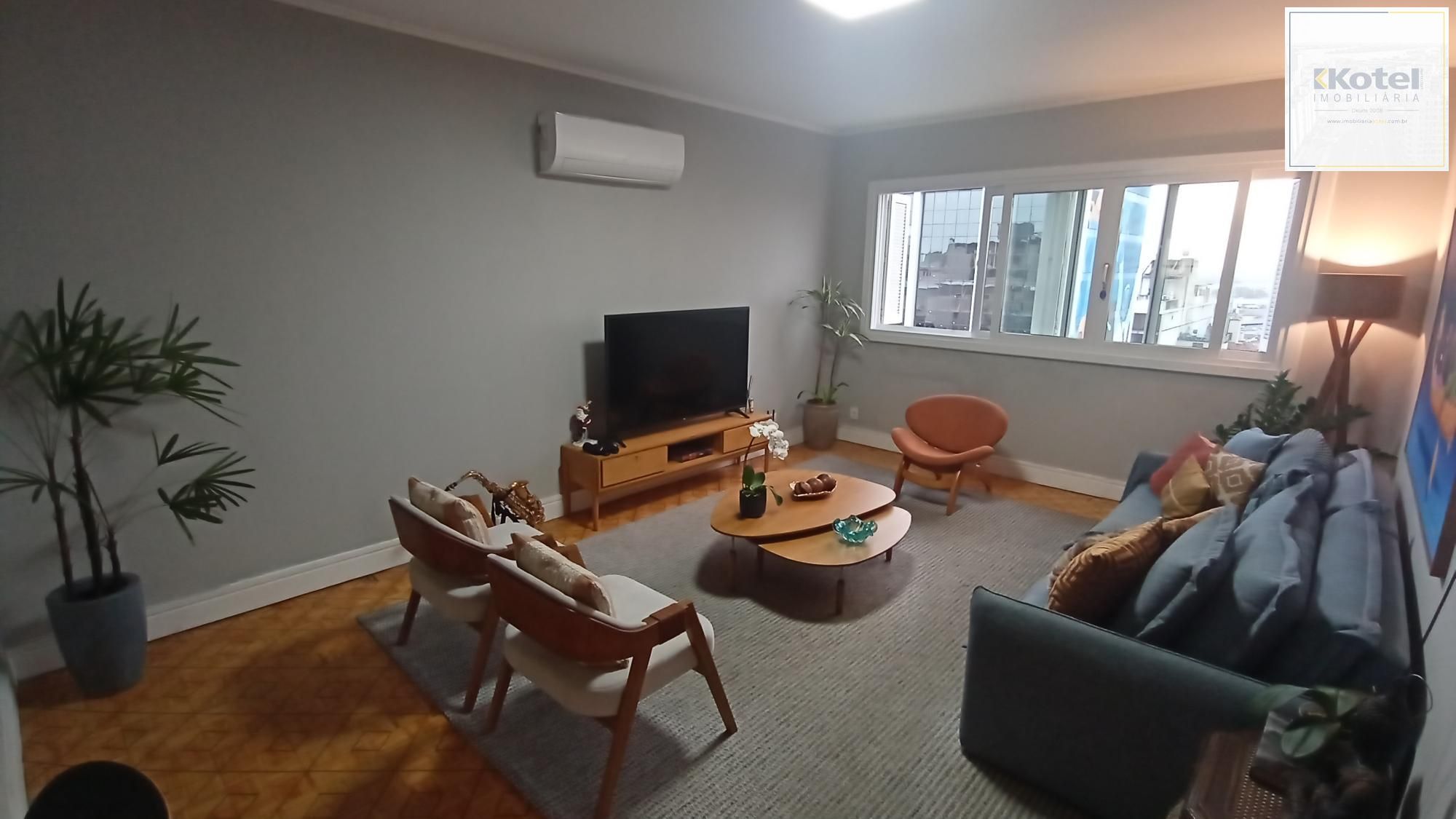 Apartamento com 4 dormitórios no Centro de Porto Alegre