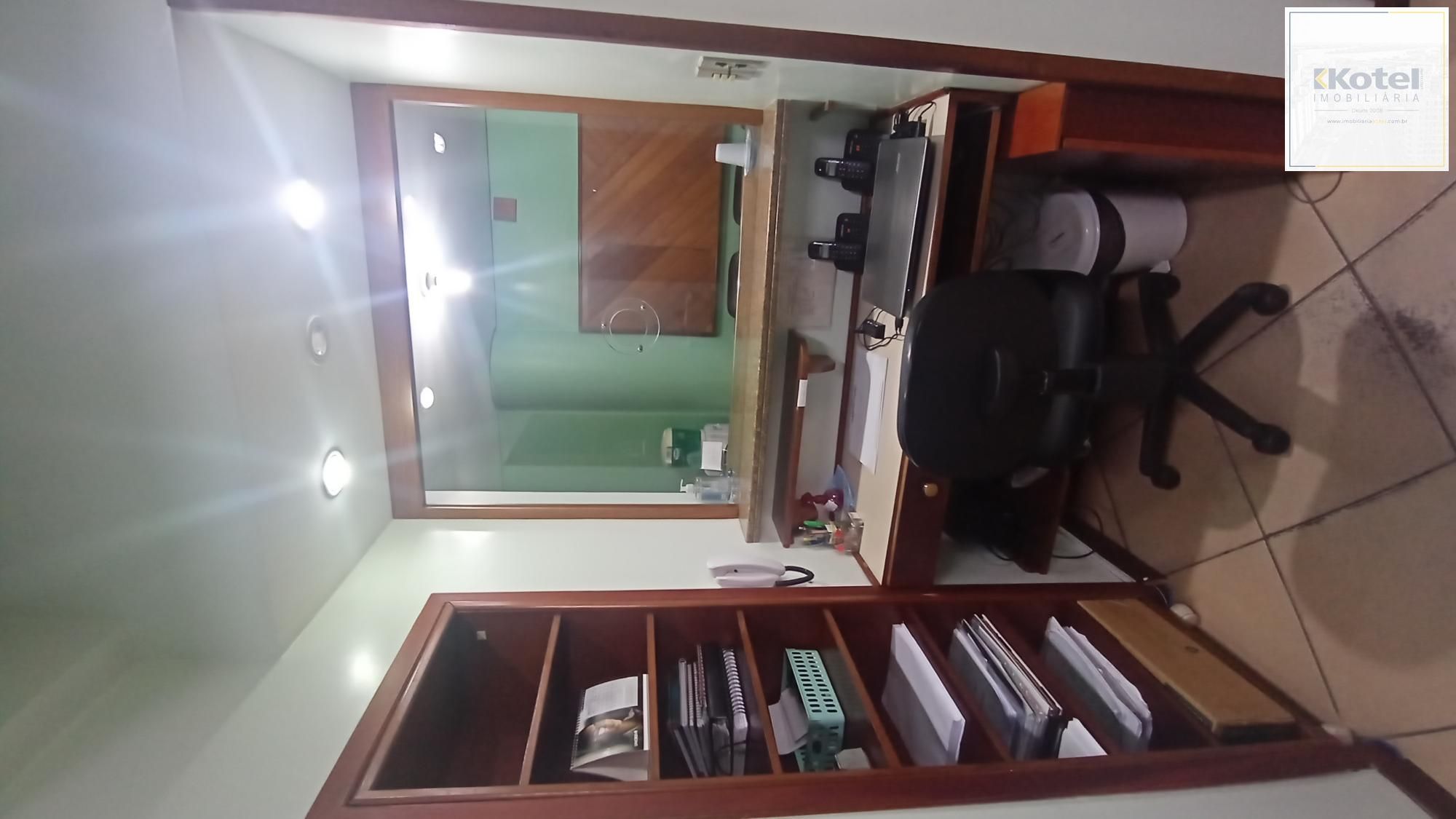 Imóvel comercial com 3 salas e recepção no Centro Histórico