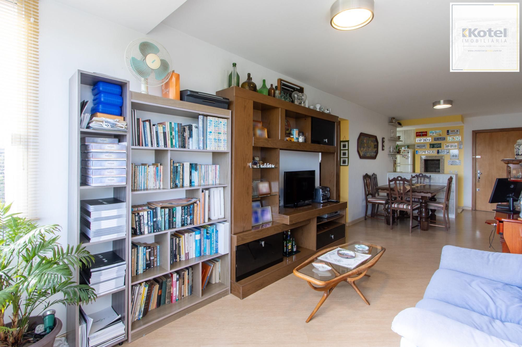 Apartamento de 2 dormitórios, na zona sul de Porto Alegre, semi-mobiliado, churrasqueira e box escriturado. — foto 5
