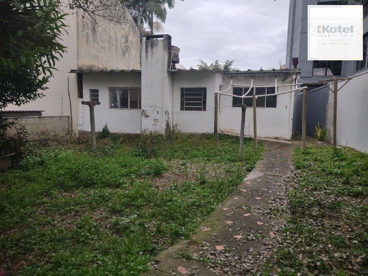 Casa de 2 quartos, com edícula, próximo a Av. Wenceslau Escobar — foto 4