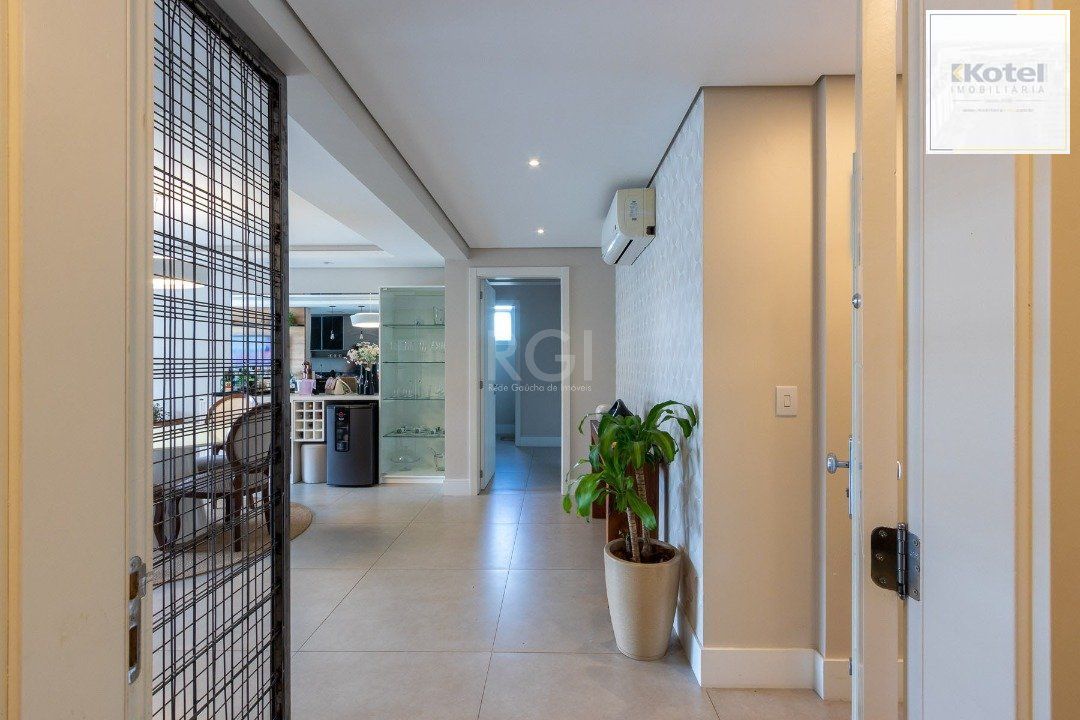 Apartamento para Venda - 163m², 3 dormitórios, sendo 3 suites, 3 vagas - Cristal — foto 3