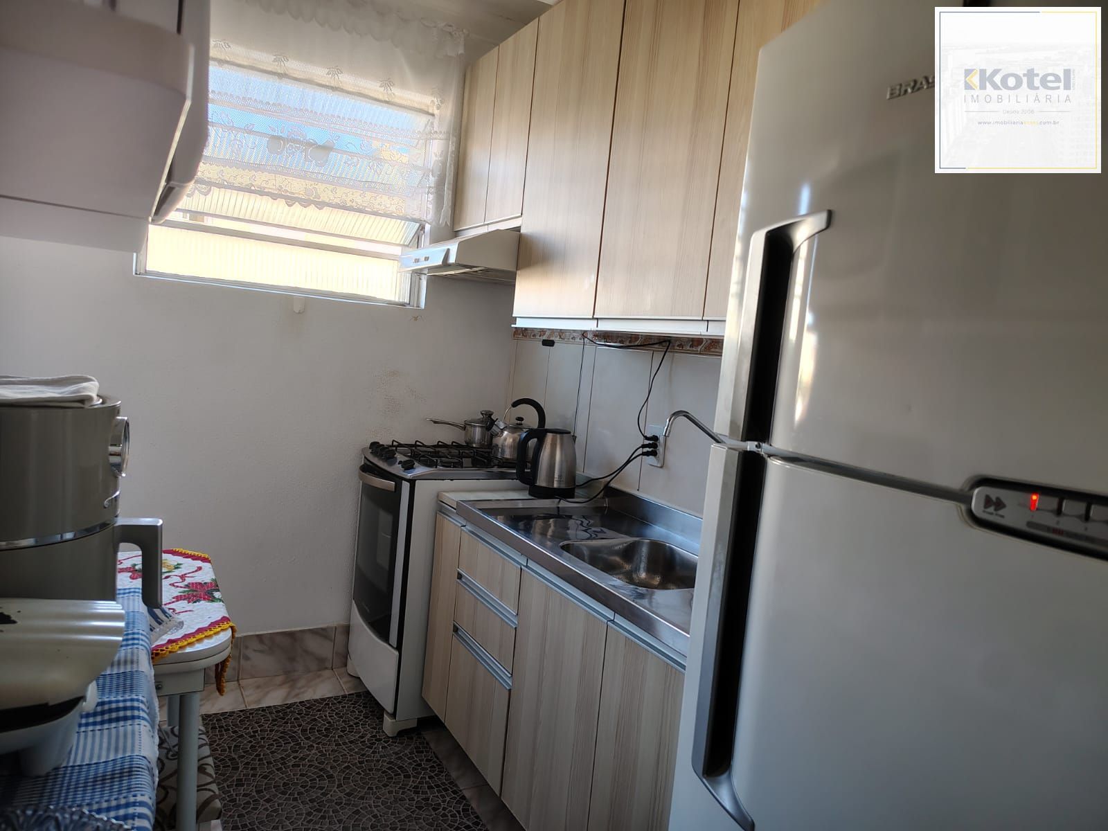 Apartamento de 2 dormitórios, 1 vaga, no bairro Camaqua. — foto 4