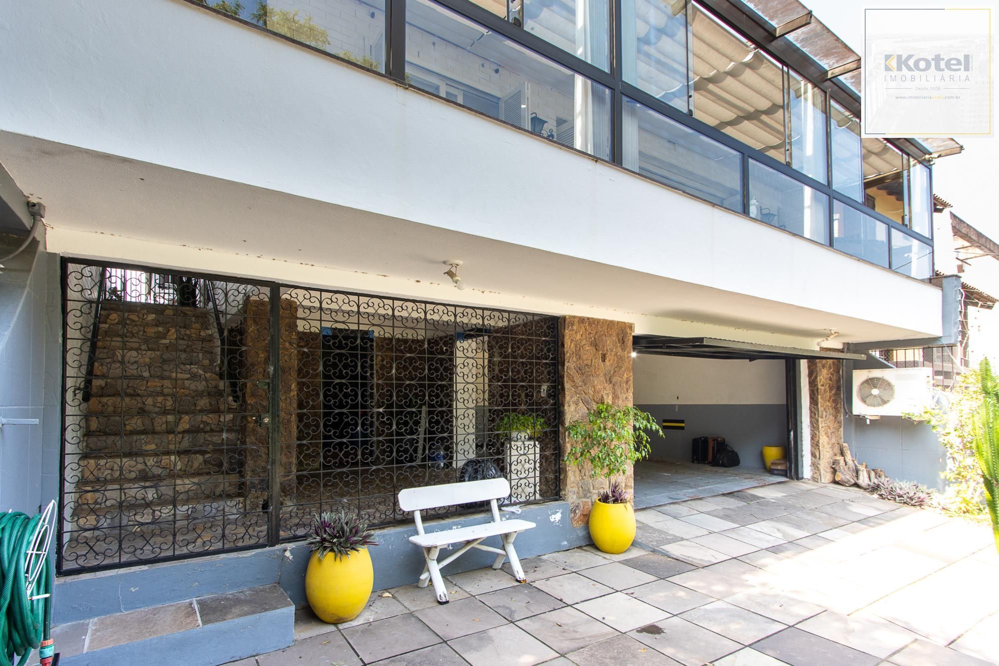 Linda casa totalmente reformada, 3 quartos (1 suite), 2 vagas cobertas - Bairro Nonoai — foto 3