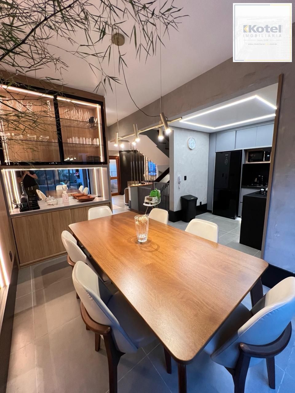 Casa em condomínio fechado para venda no bairro Jardim Isabel, com aproximadamente 204m² de área privativa,.