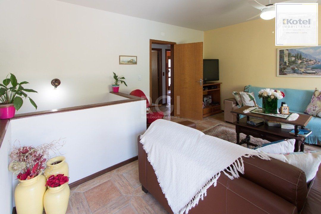 Casa para Venda - 211m², 3 dormitórios, 3 vagas - Vila Nova