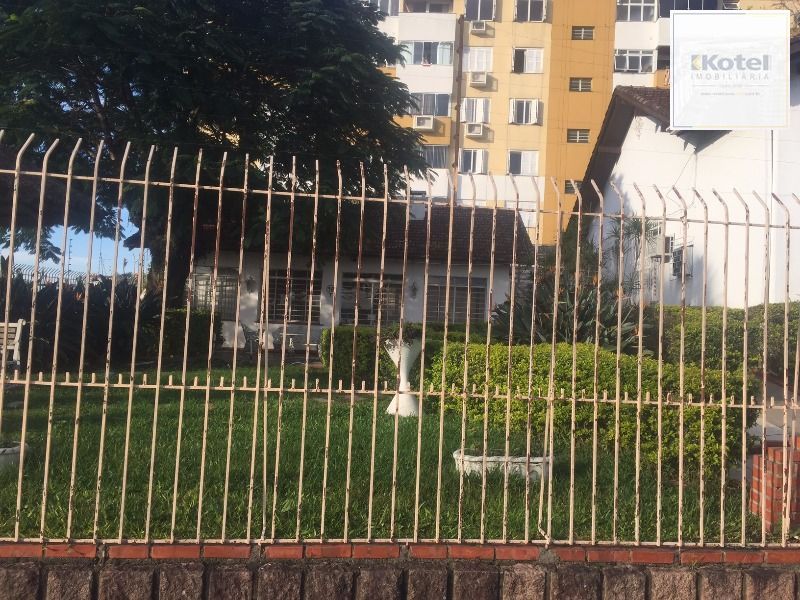 Casa para Venda - 200m², 4 dormitórios, 4 vagas - Glória