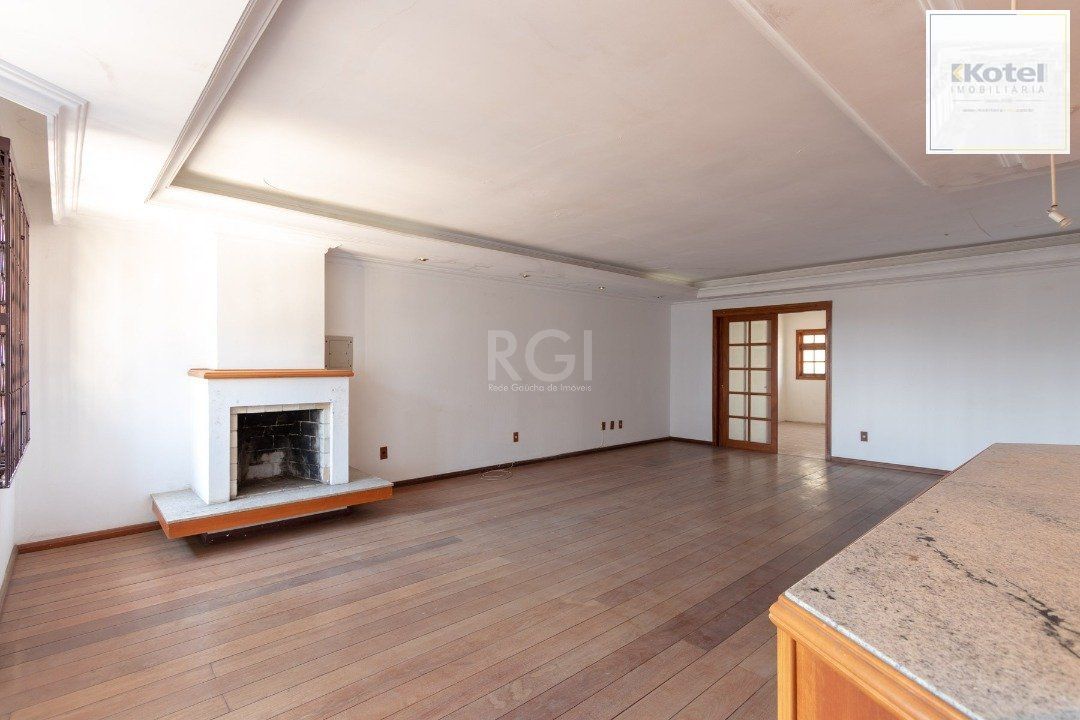 Casa para Venda - 460m², 4 dormitórios, sendo 1 suites, 4 vagas - Cristal — foto 5