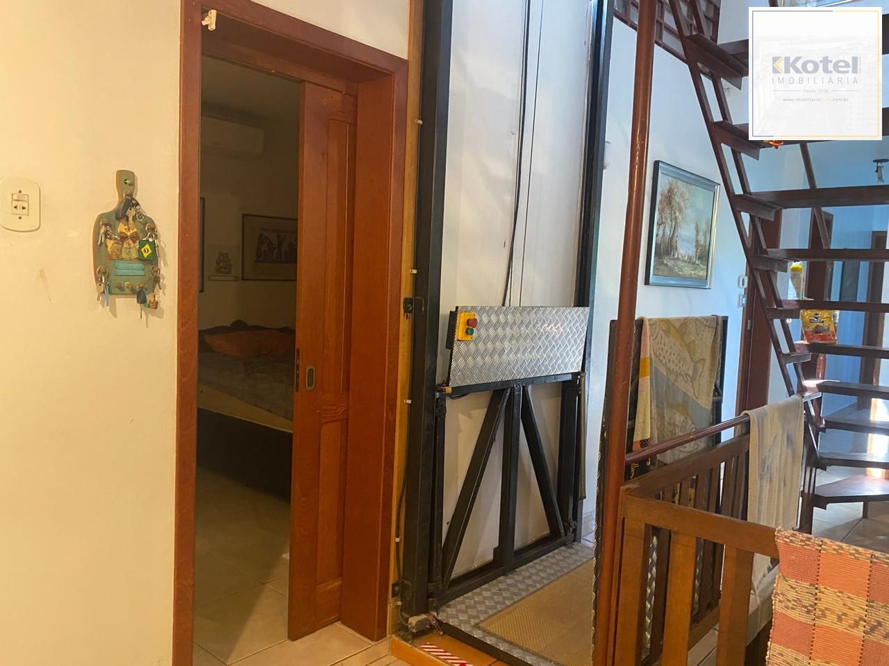 Casa 3 quartos à venda, 243m², Vila Nova - Porto Alegre