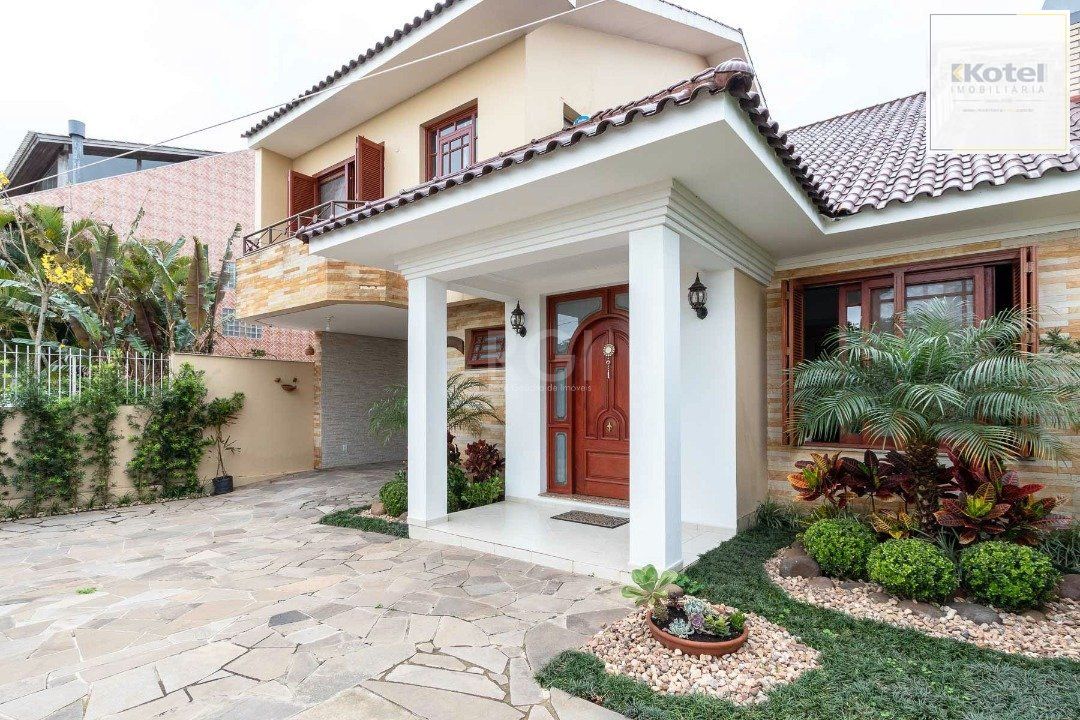 Casa para Venda - 293.76m², 3 dormitórios, sendo 1 suites, 6 vagas - Guarujá