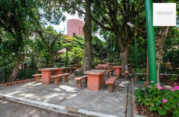APARTAMENTO REFORMADO DE 02 DORMITÓRIOS PERTO DE SUPERMERCADOS, ONIBUS E FARMACIAS — foto 2