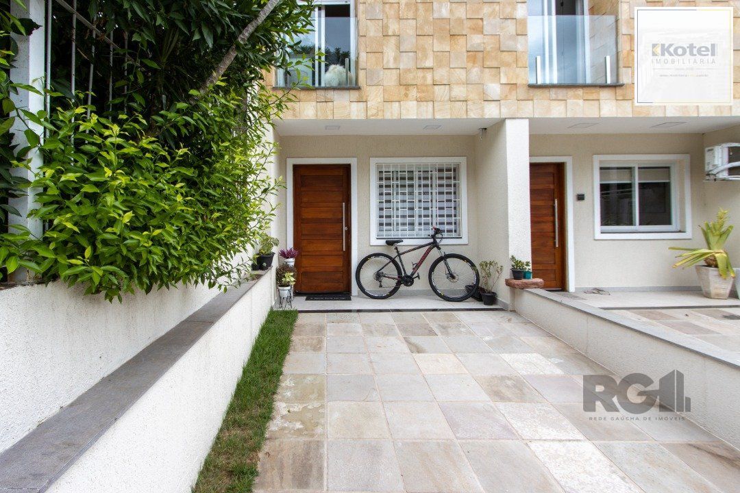 Sobrado com dois andares e área de terraço, — foto 2