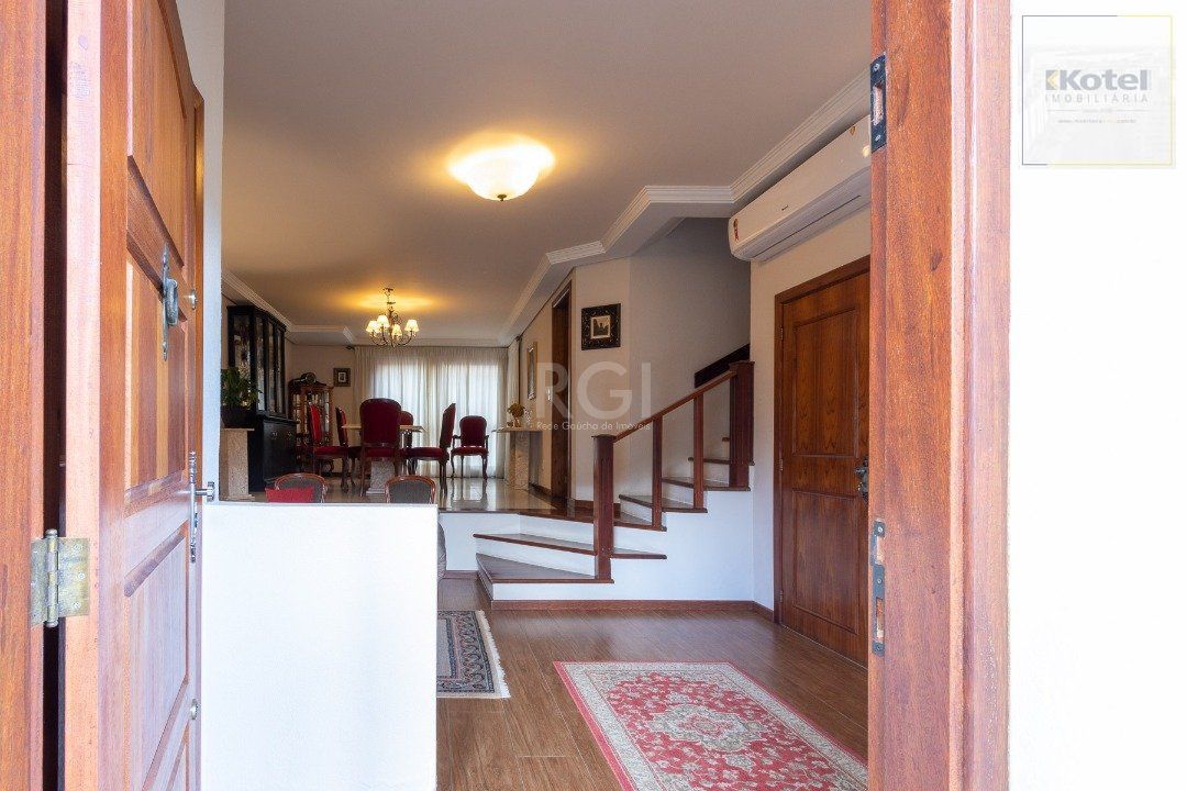 Casa Condominio para Venda - 225.18m², 3 dormitórios, sendo 1 suites, 2 vagas - Jardim Isabel — foto 2