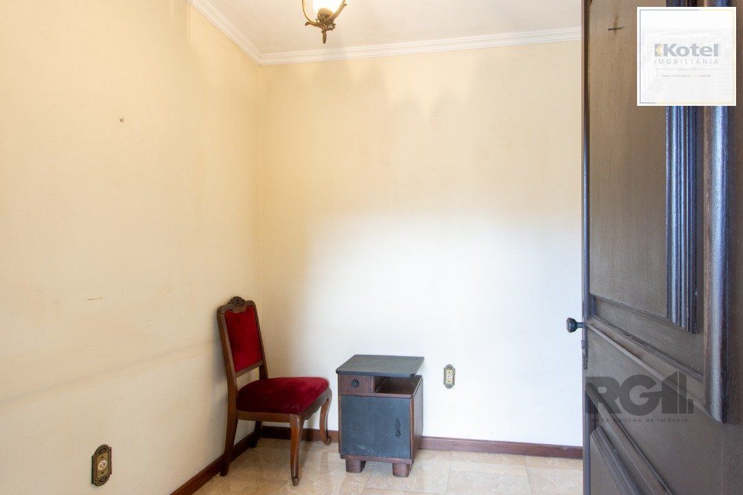 Casa para Venda - 200m², 3 dormitórios, sendo 1 suites, 3 vagas - Jardim Verde — foto 4