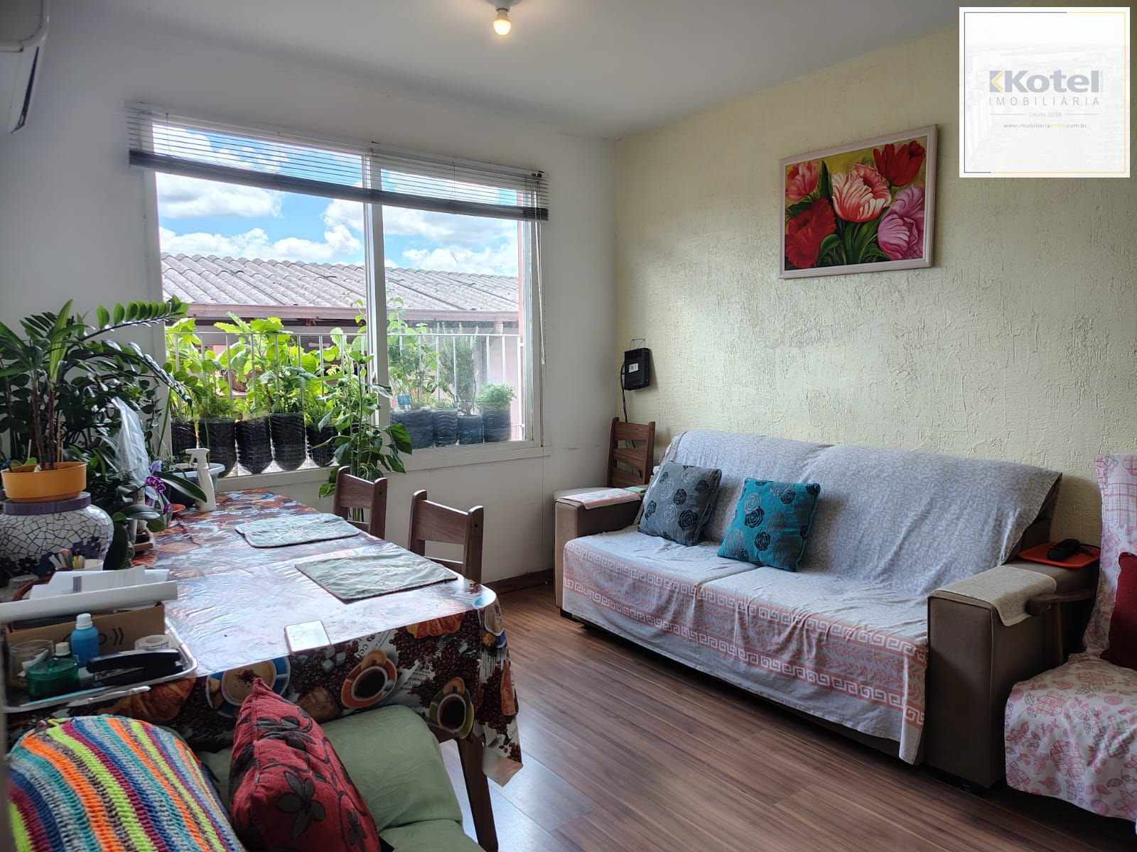 Apartamento de 2 dormitórios, 2 banheiros e 1 vaga no bairro Cristal. — foto 4
