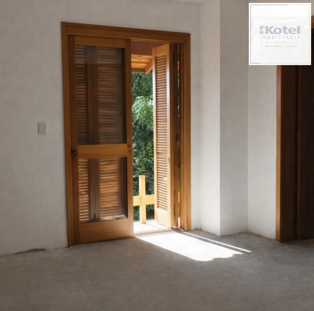 Casa em Condomínio, 3 dormitórios, 208 m²,  bairro Cavalhada — foto 2