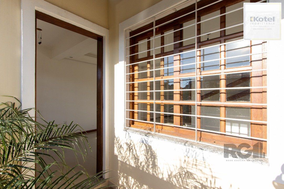 Casa para Venda - 120m², 3 dormitórios, sendo 1 suites, 1 vaga - Guarujá — foto 3