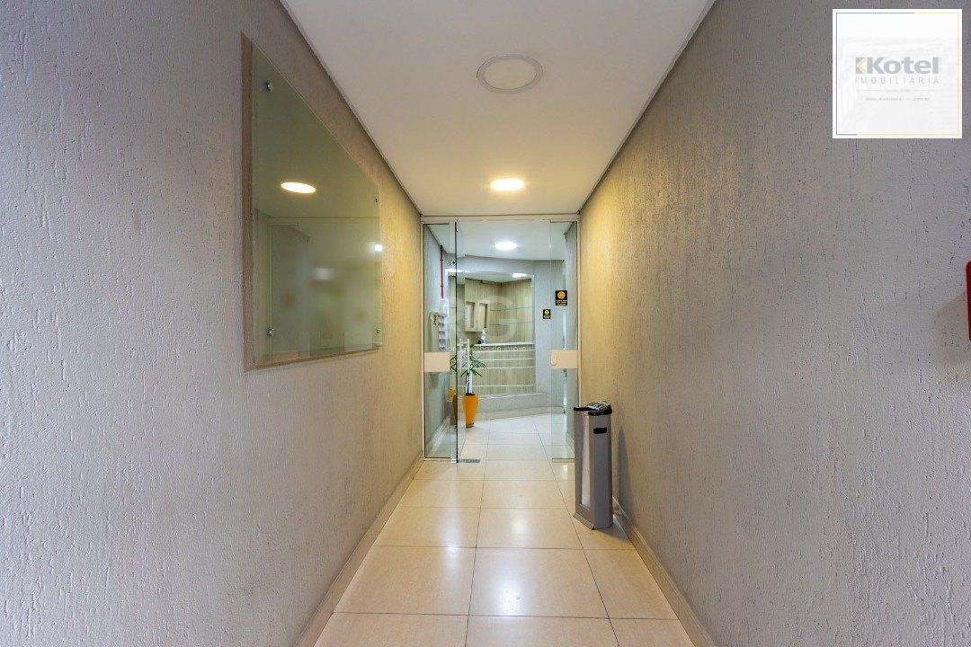 Sala em andar inteiro com 141,77 m2 privativos