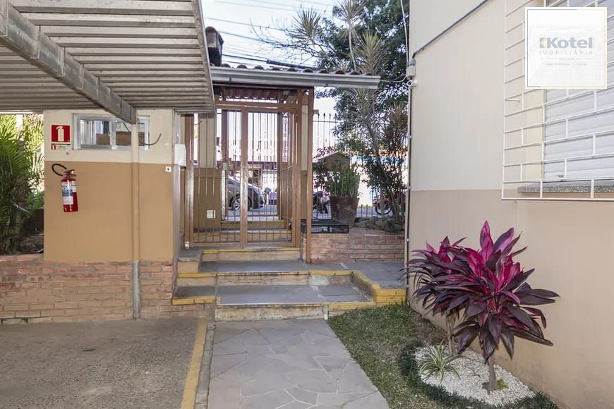 Apartamento de 2 quartos, no Bairro Tristeza, semi-mobiliado, com vaga escriturada. — foto 2