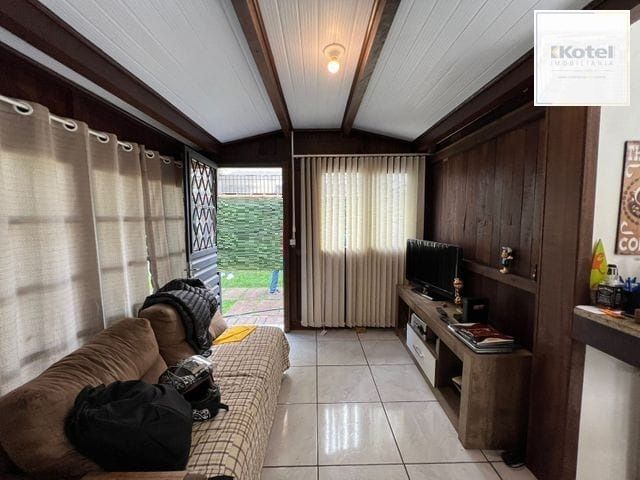 Terreno medindo 11 X 39,66 com 2 casas de alvenaria - Bairro  Guarujá — foto 5