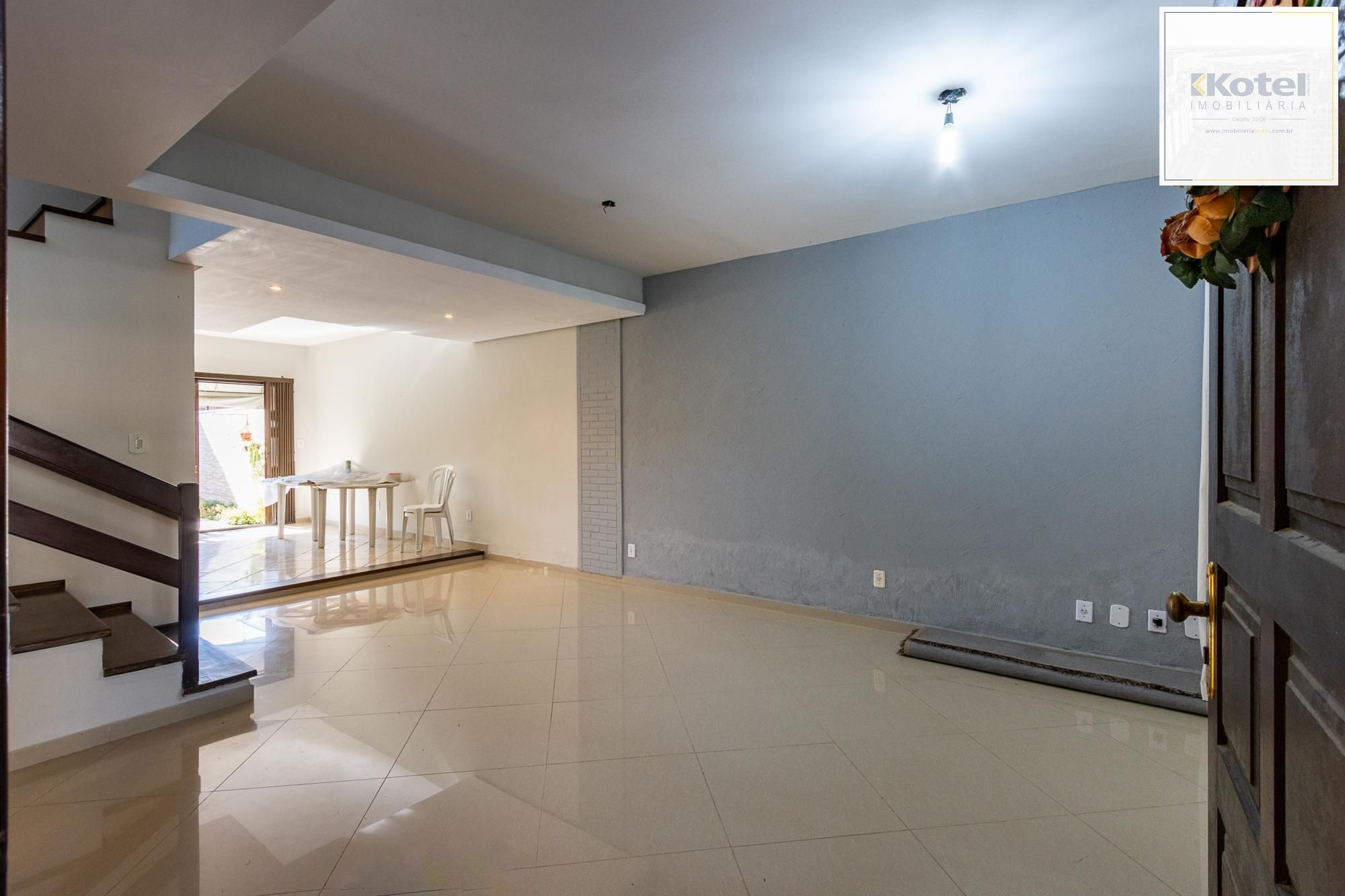Casa  3 dorm. I suíte I Vaga 2  carros — foto 3