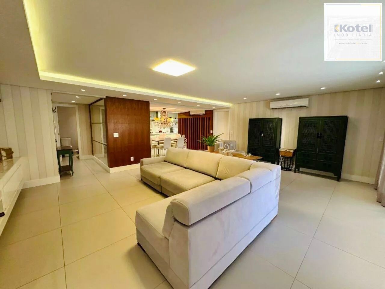 Apartamento a venda com 3 suítes no Condomínio Royal Palace Canoas