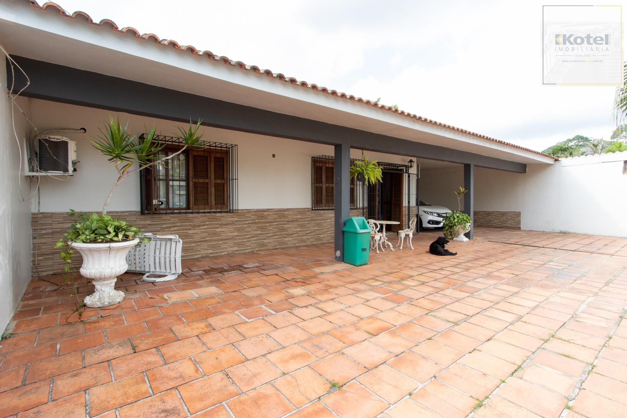 Casa em Vila Nova, Porto Alegre! Com 160m² de área privativa e um total de 899m²